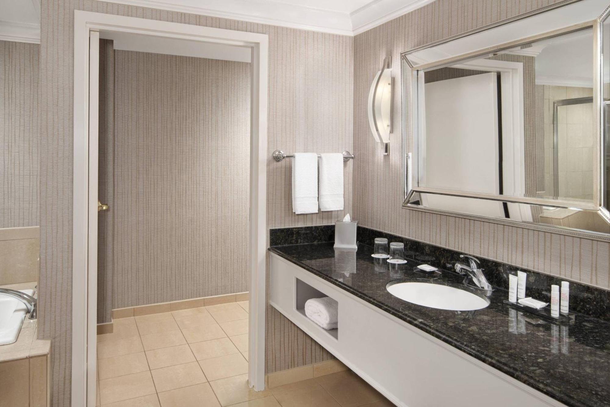 Spartanburg Marriott Экстерьер фото